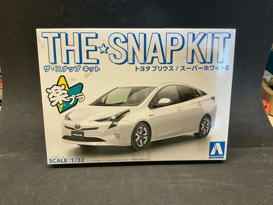 Aoshima 1/32 scale SNAP KIT #02 Toyota Prius (Super White)