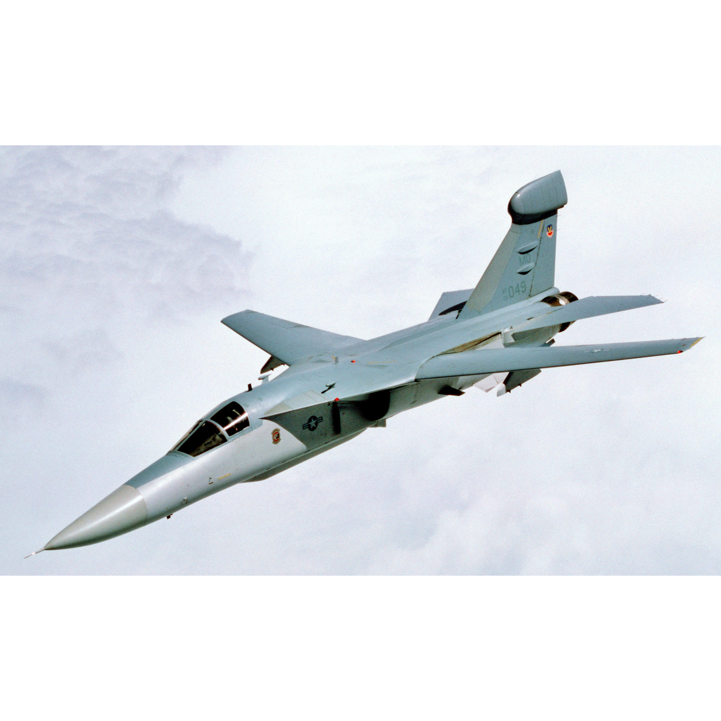 HASAGAWA 1/72 EF-111A RAVEN "ELECTRIC FOX" MODEL KIT