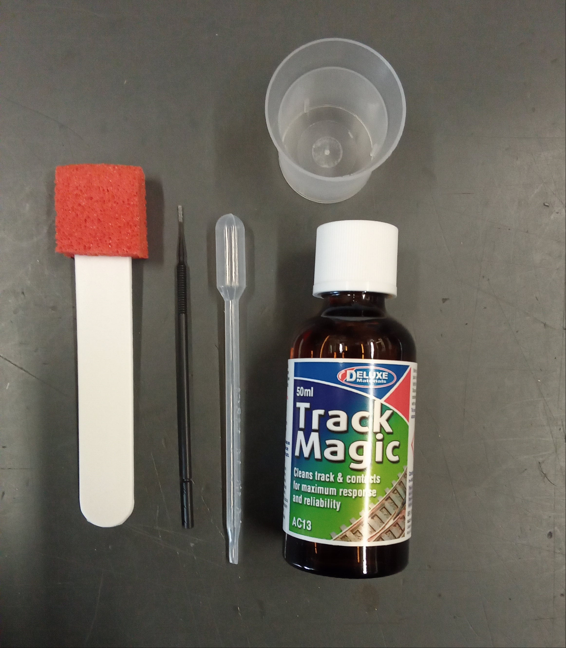 TRACK MAGIC TRACK CLEANER