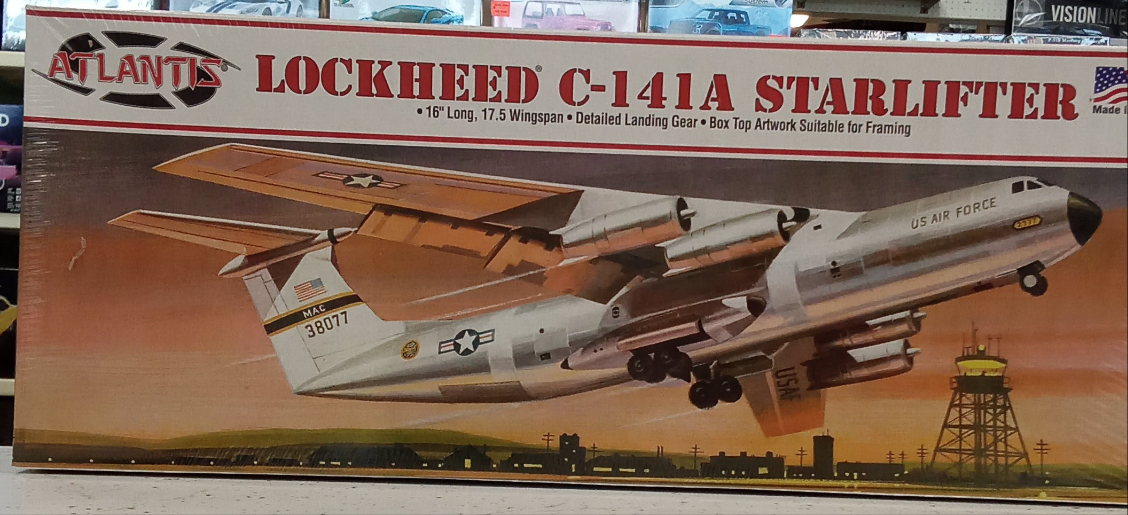 ATLANTIS 1/108 LOCKHEED C-141A STARLIFTER MODEL