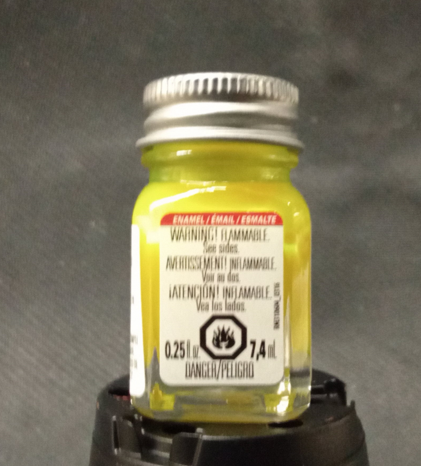 TESTORS 1/4 OZ FLUORESCENT YELLOW ENAMEL